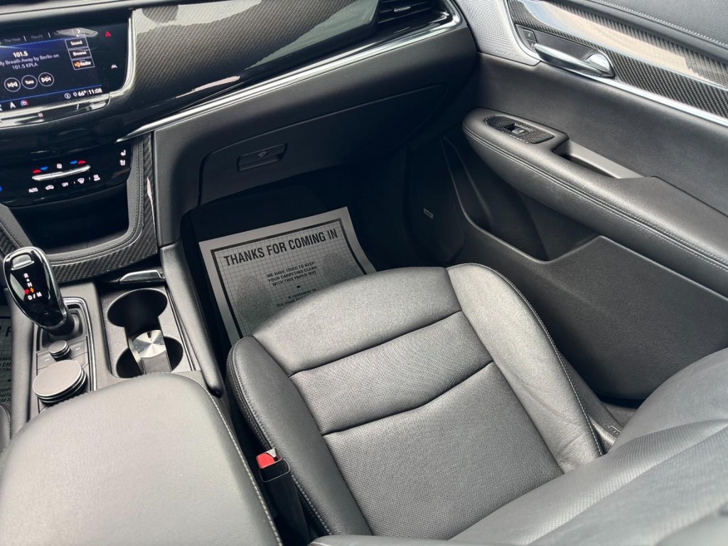 Cadillac XT6 Vehicle Full-screen Gallery Image 15