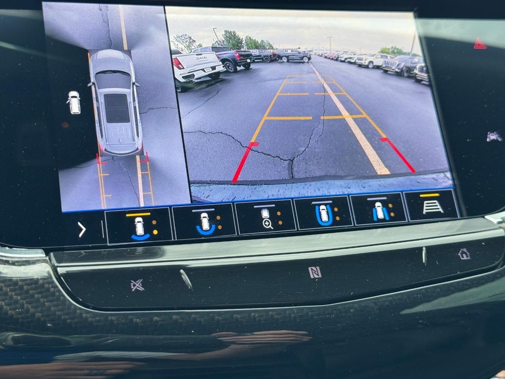 Cadillac XT6 Vehicle Full-screen Gallery Image 21