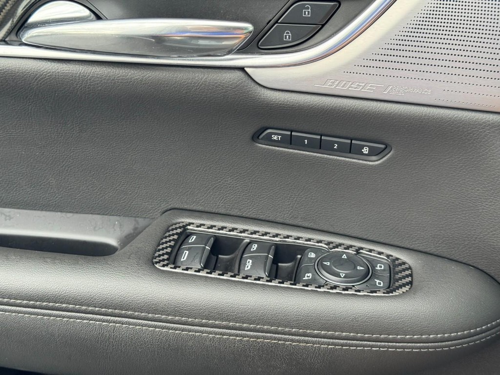 Cadillac XT6 Vehicle Full-screen Gallery Image 23