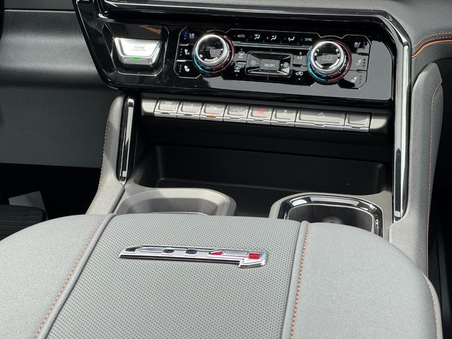 2026 GMC Sierra 2500HD AT4 - Photo 8