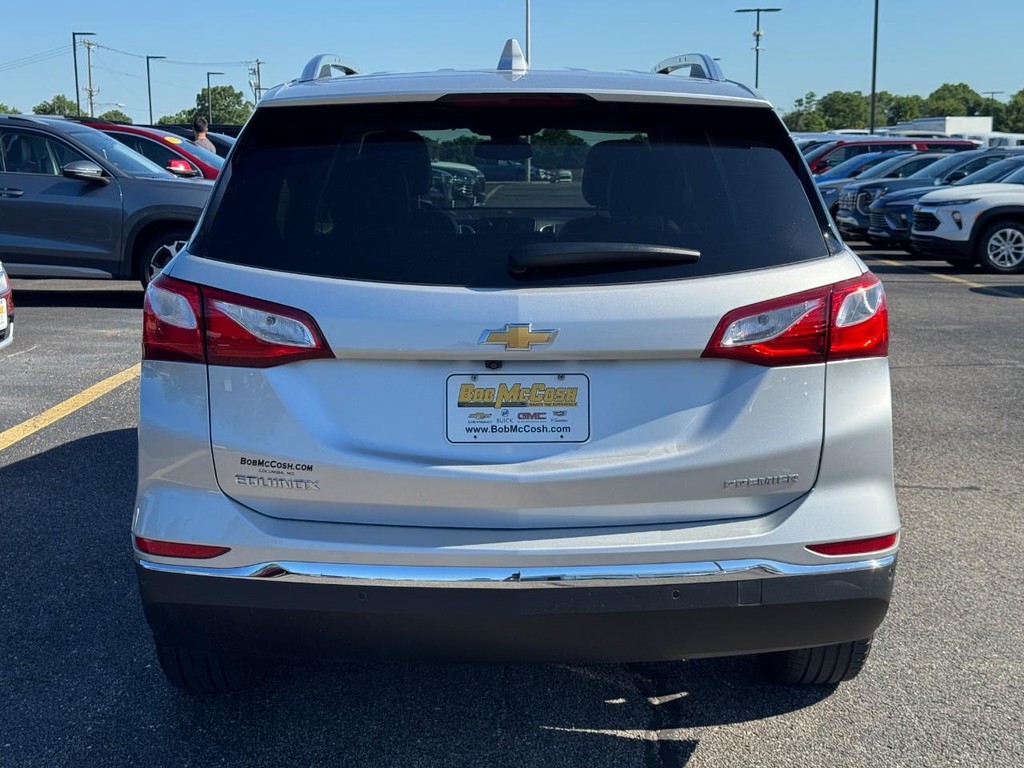 Chevrolet Equinox Vehicle Full-screen Gallery Image 05