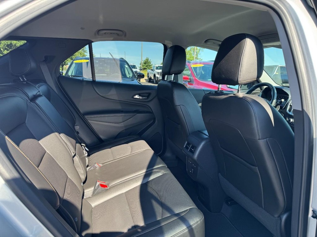Chevrolet Equinox Vehicle Full-screen Gallery Image 10