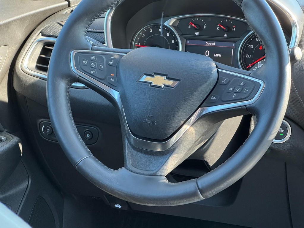 Chevrolet Equinox Vehicle Full-screen Gallery Image 12