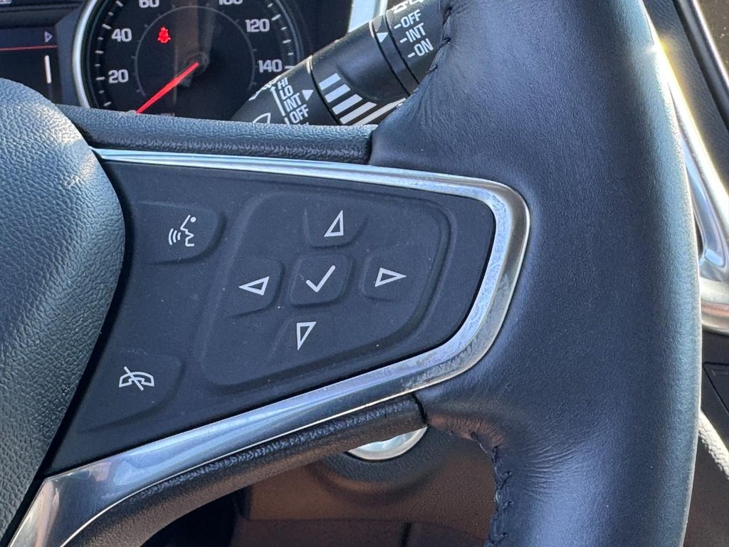 Chevrolet Equinox Vehicle Full-screen Gallery Image 19
