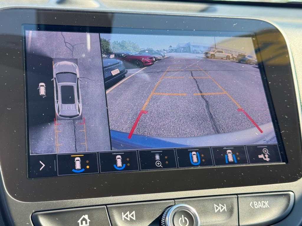 Chevrolet Equinox Vehicle Full-screen Gallery Image 21