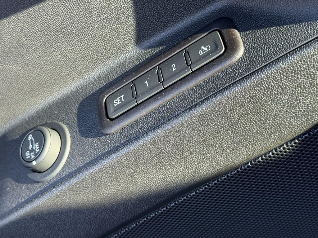 Chevrolet Equinox Vehicle Full-screen Gallery Image 24