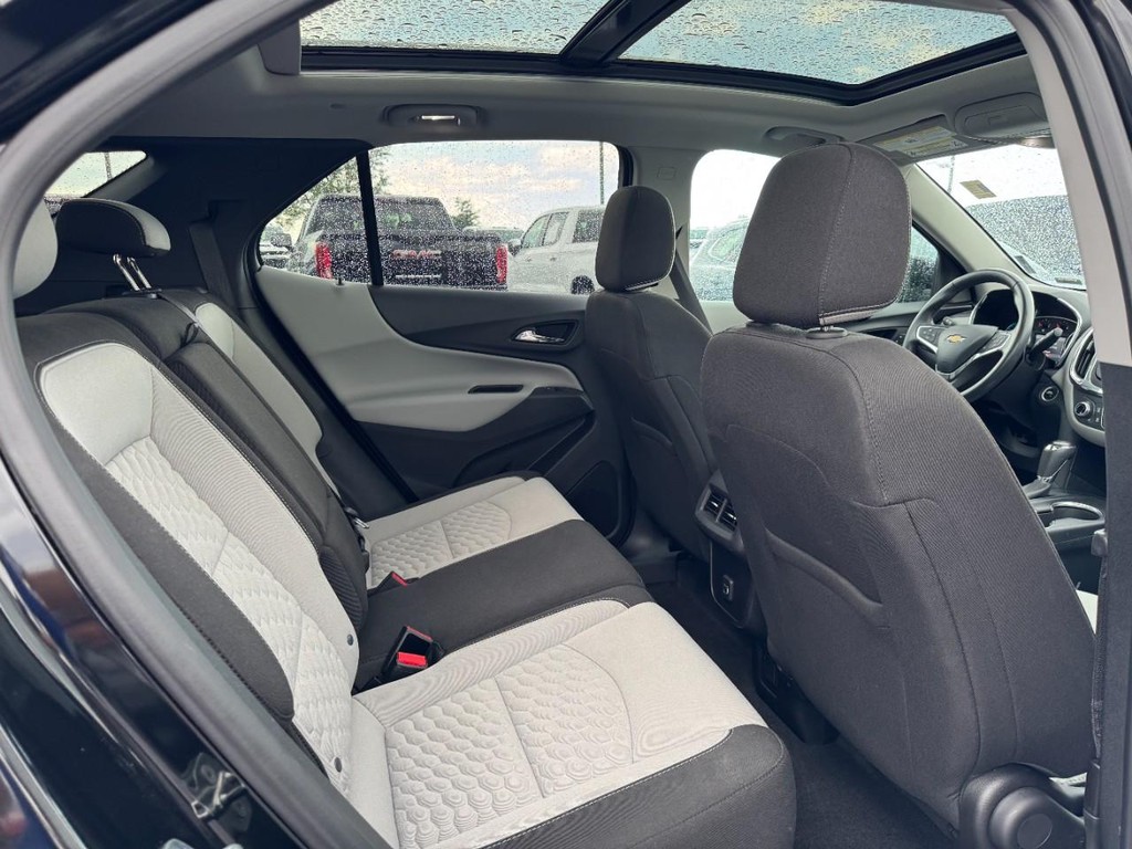Chevrolet Equinox Vehicle Full-screen Gallery Image 10