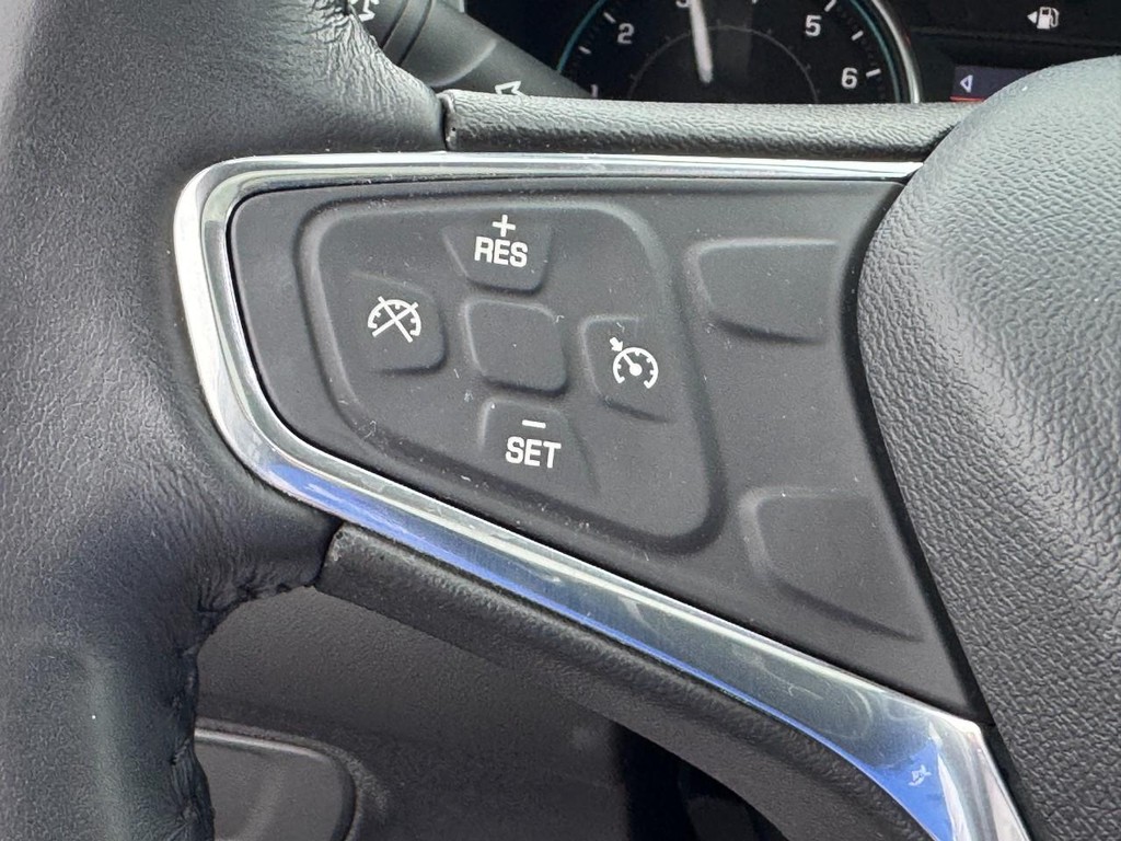 Chevrolet Equinox Vehicle Full-screen Gallery Image 16