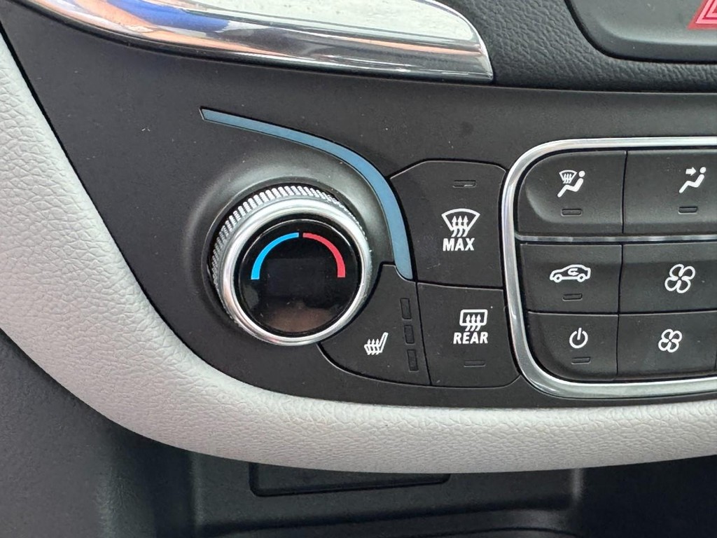 Chevrolet Equinox Vehicle Full-screen Gallery Image 21