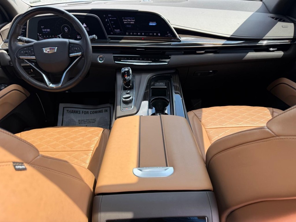 Cadillac Escalade Vehicle Full-screen Gallery Image 13