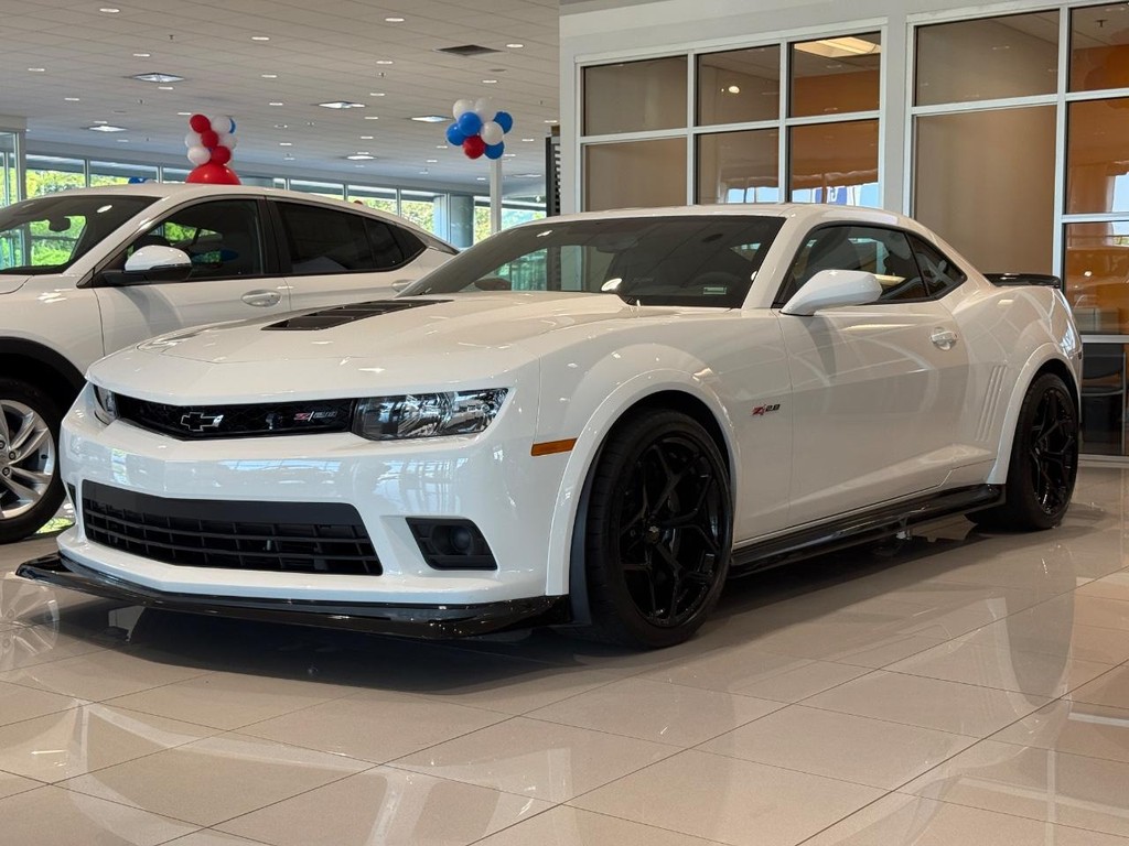 Chevrolet Camaro Vehicle Full-screen Gallery Image 06