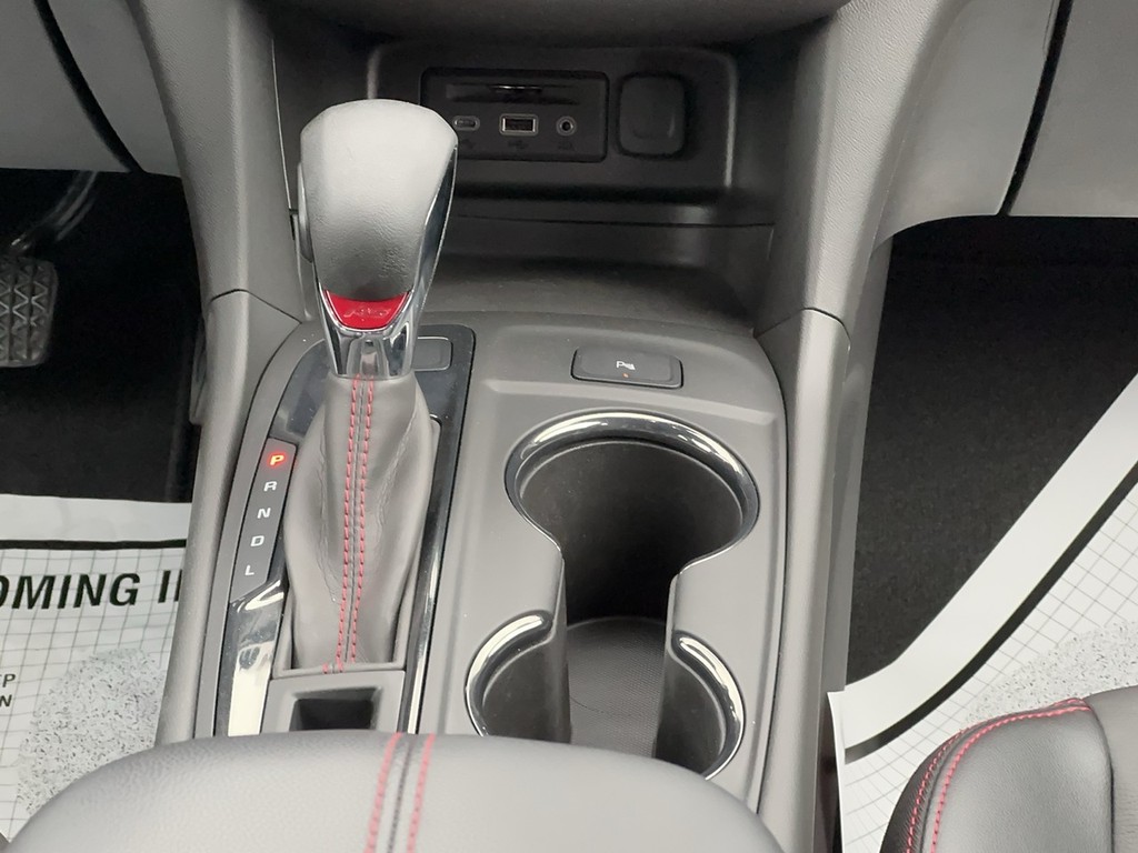 Chevrolet Equinox Vehicle Full-screen Gallery Image 15