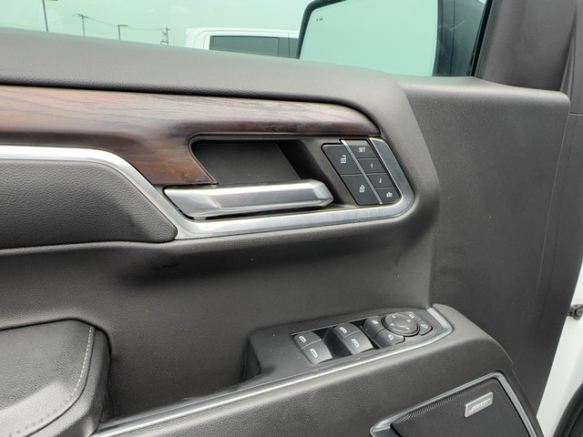 2024 GMC Sierra 1500 SLT - Photo 17
