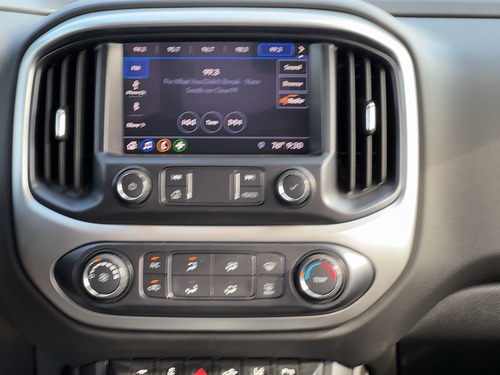 Chevrolet Colorado Vehicle Full-screen Gallery Image 13