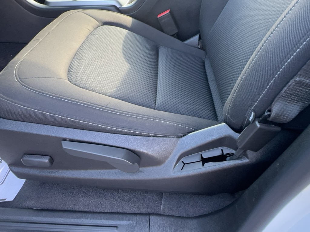 Chevrolet Colorado Vehicle Full-screen Gallery Image 16