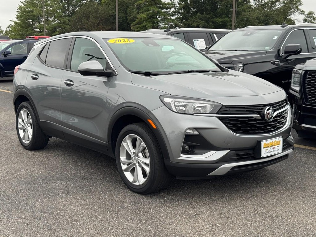 Buick Encore GX Vehicle Full-screen Gallery Image 02