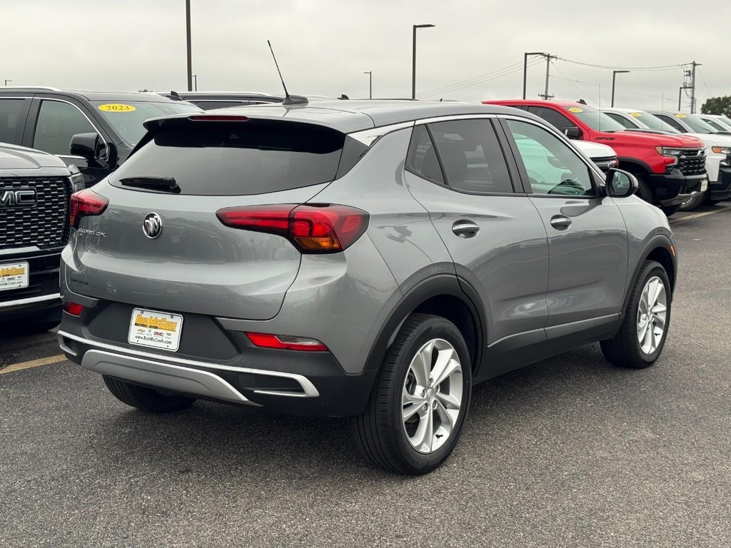 Buick Encore GX Vehicle Full-screen Gallery Image 03