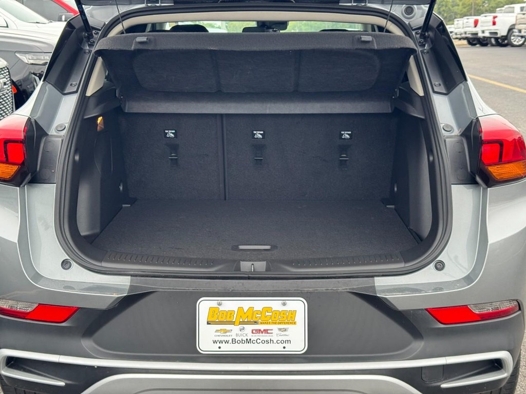 Buick Encore GX Vehicle Full-screen Gallery Image 05