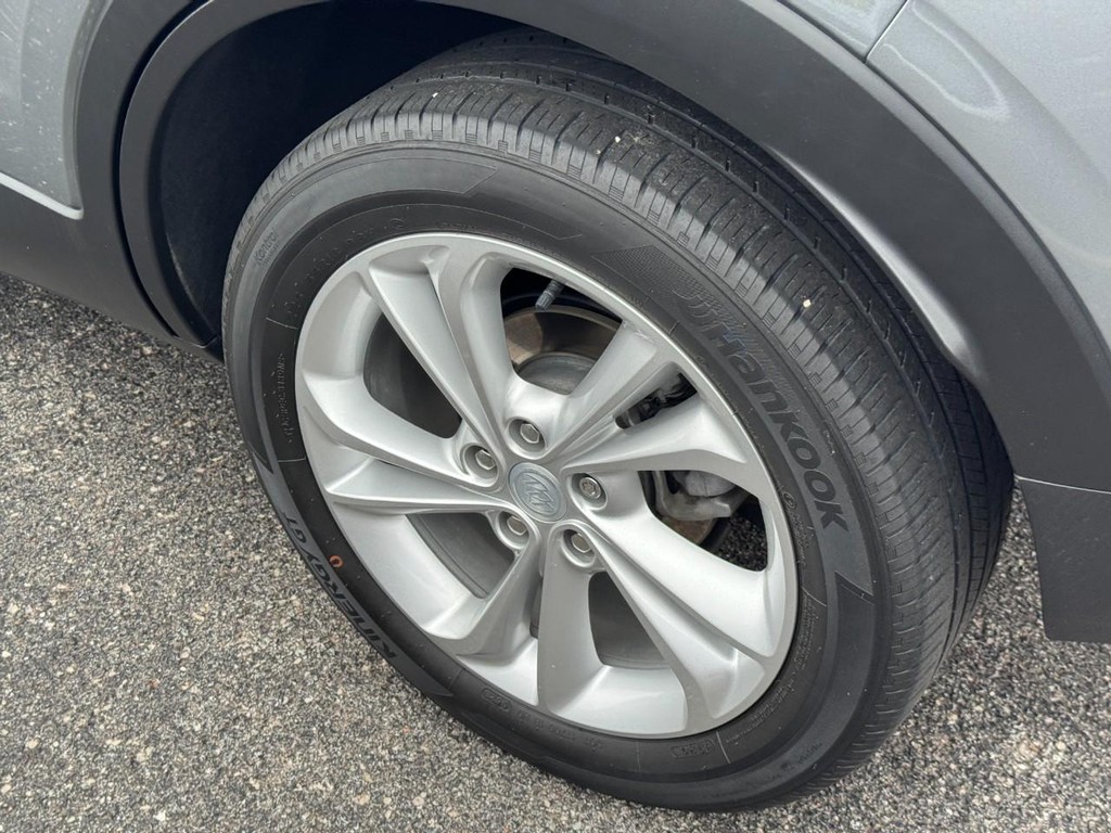 Buick Encore GX Vehicle Full-screen Gallery Image 07
