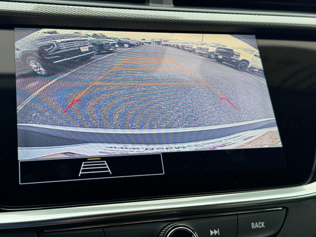 Buick Encore GX Vehicle Full-screen Gallery Image 22