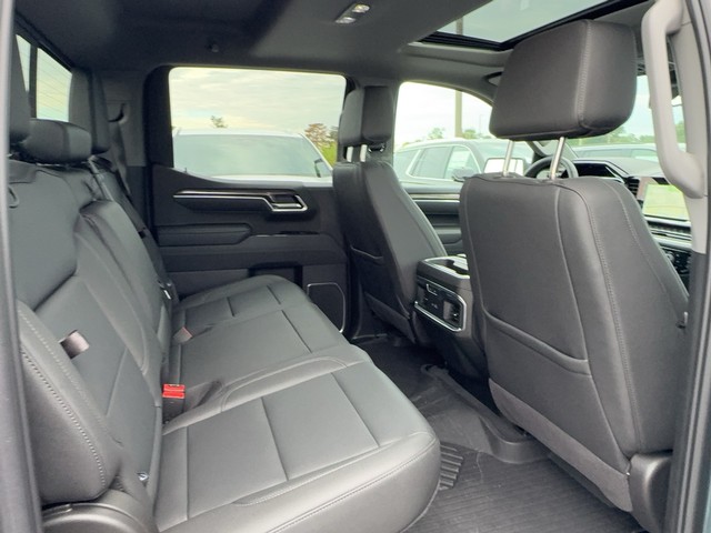 2025 Chevrolet Silverado 1500 LTZ - Photo 9