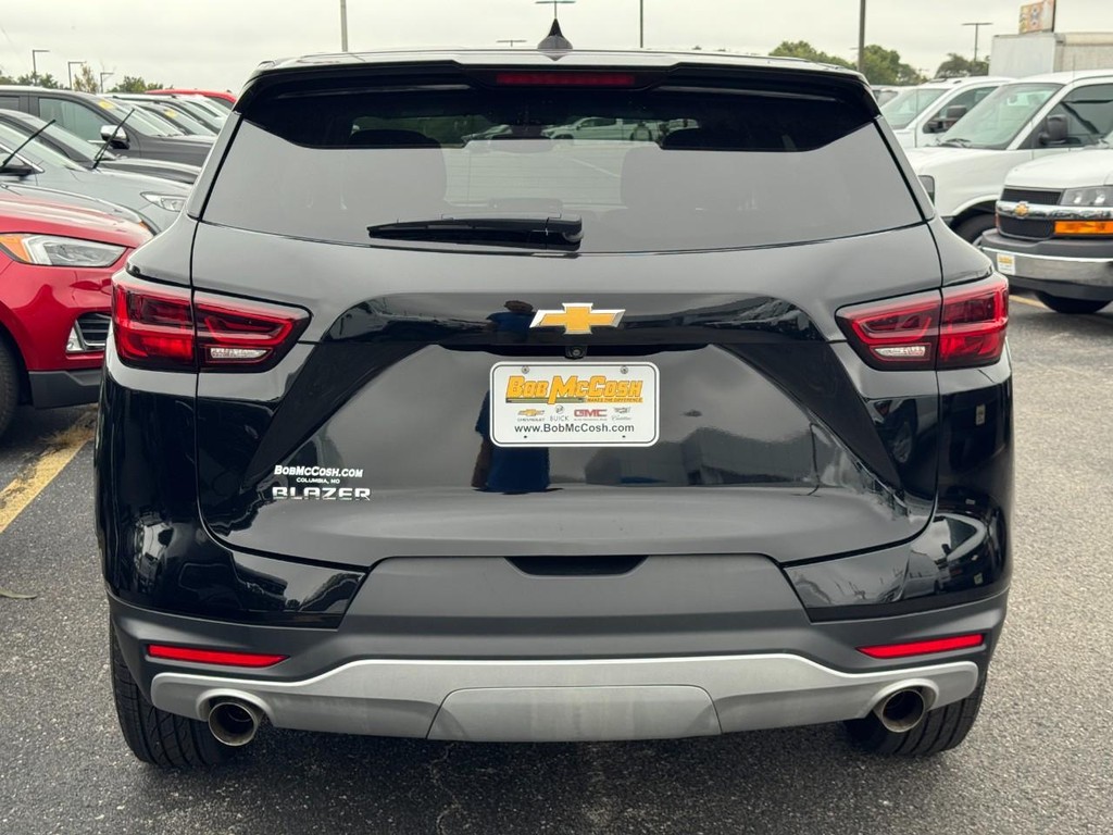 Chevrolet Blazer Vehicle Full-screen Gallery Image 04