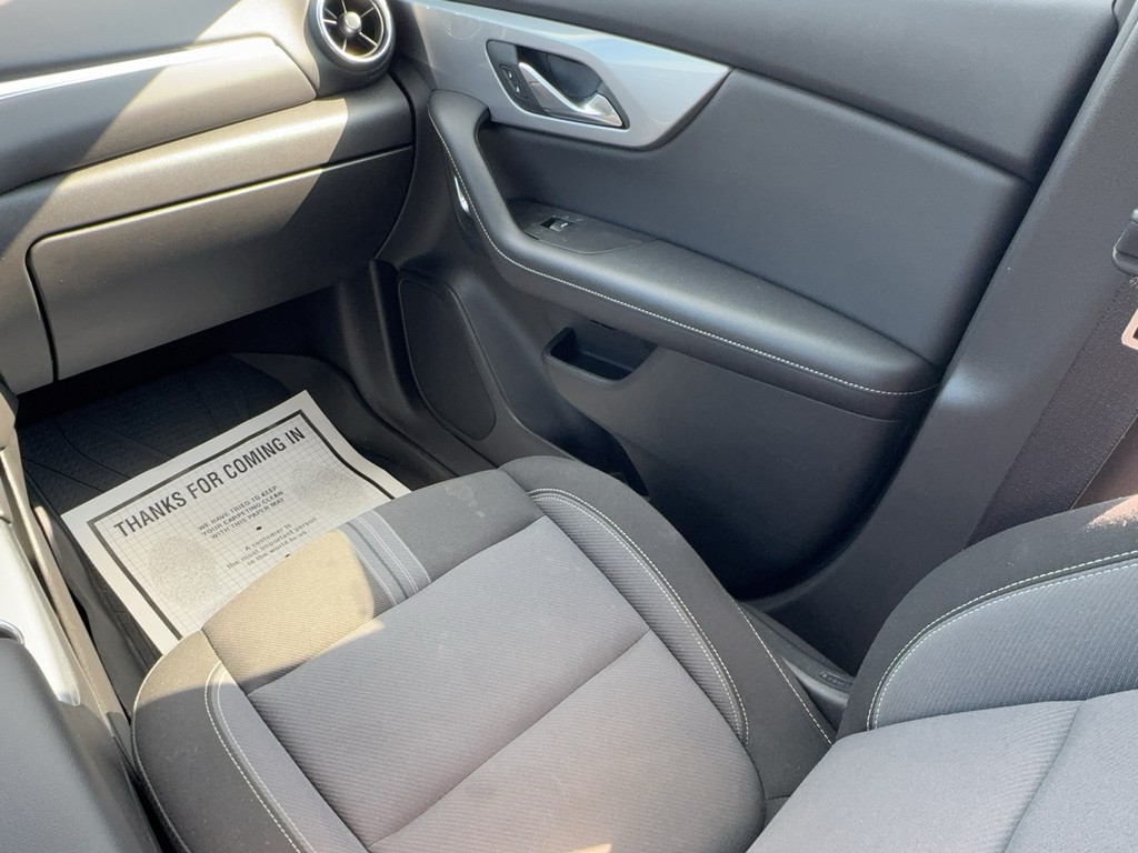 Chevrolet Blazer Vehicle Full-screen Gallery Image 16