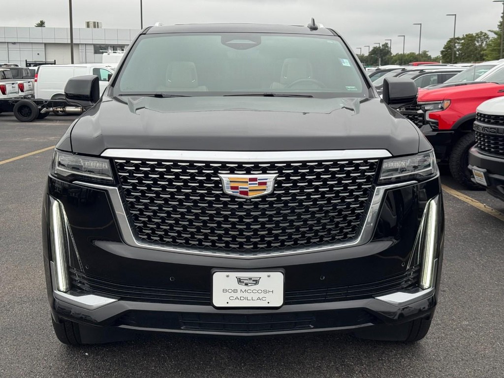 Cadillac Escalade ESV Vehicle Full-screen Gallery Image 08