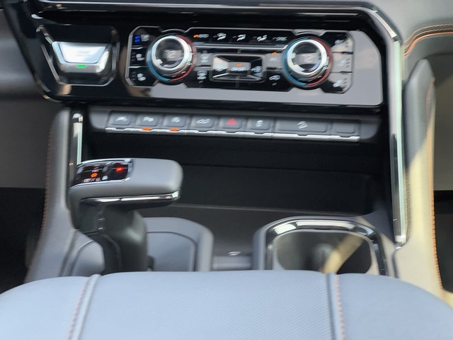 2025 GMC Sierra 1500 AT4 - Photo 15