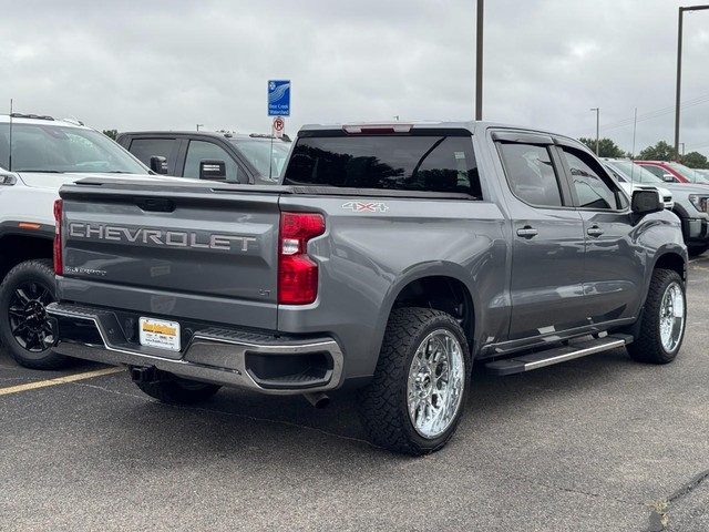 2021 Chevrolet Silverado 1500 LT - Photo 2