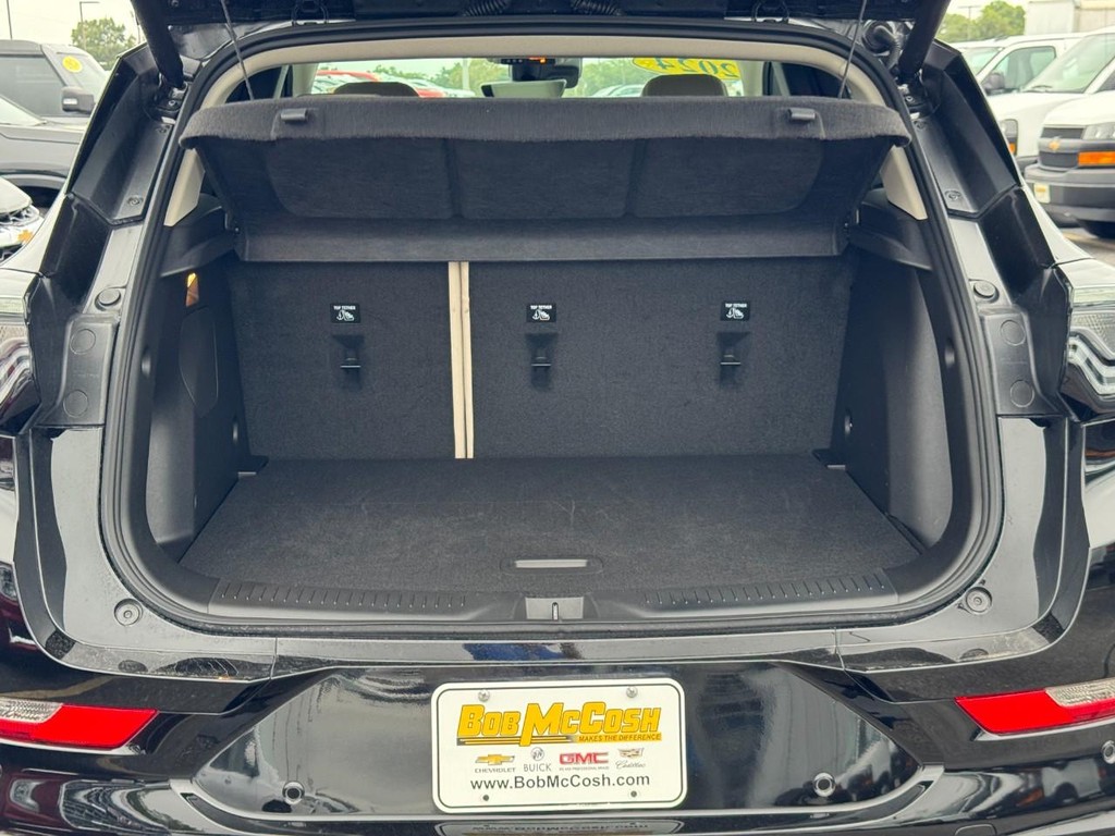 Buick Encore GX Vehicle Full-screen Gallery Image 05