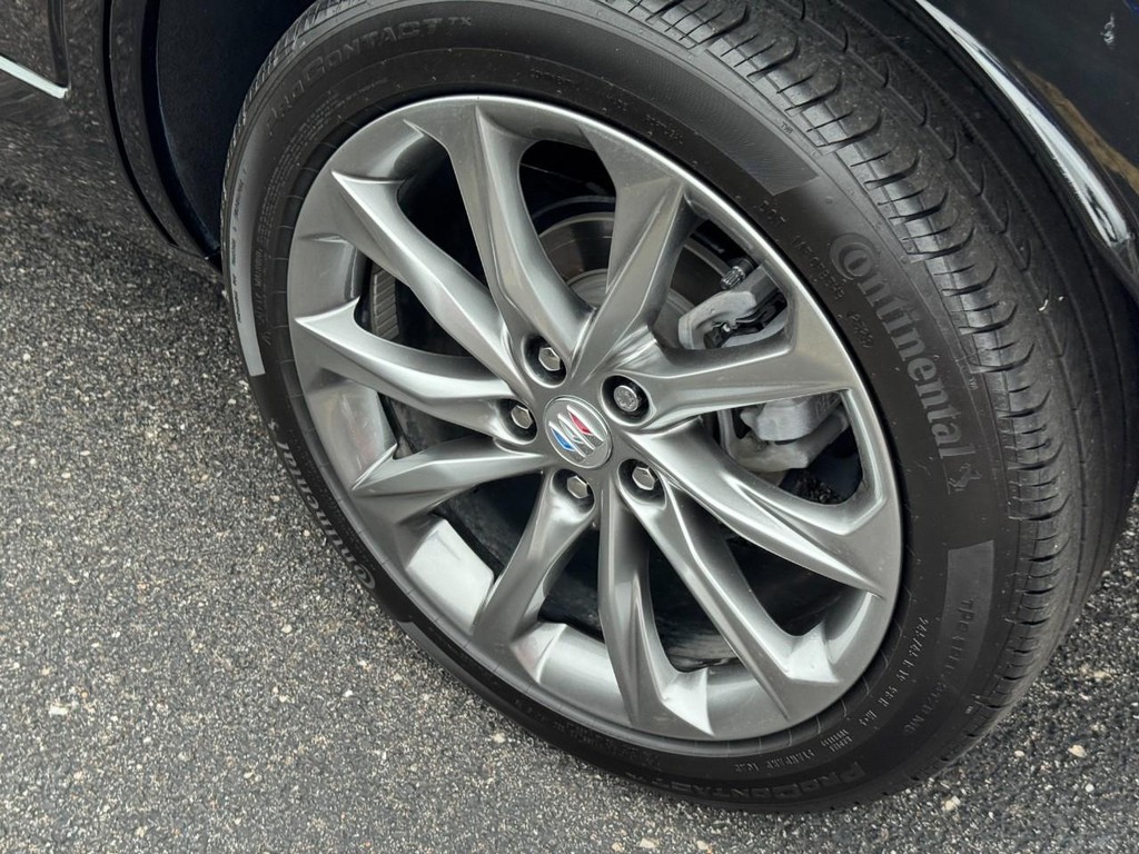 Buick Encore GX Vehicle Full-screen Gallery Image 07