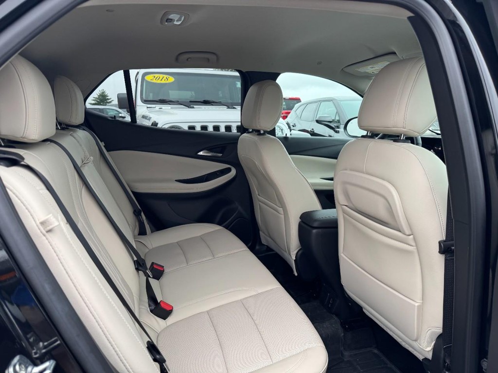 Buick Encore GX Vehicle Full-screen Gallery Image 10