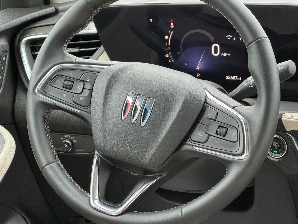 Buick Encore GX Vehicle Full-screen Gallery Image 12