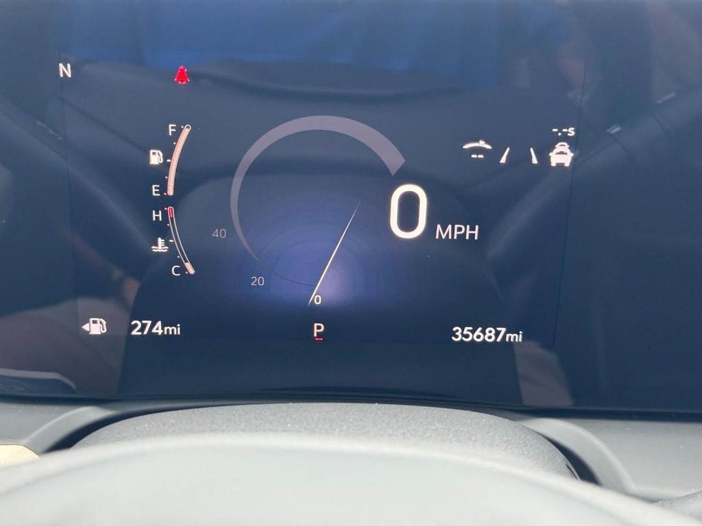 Buick Encore GX Vehicle Full-screen Gallery Image 20