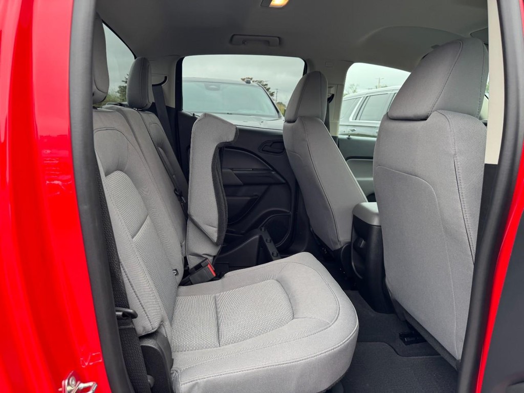 Chevrolet Colorado Vehicle Full-screen Gallery Image 10