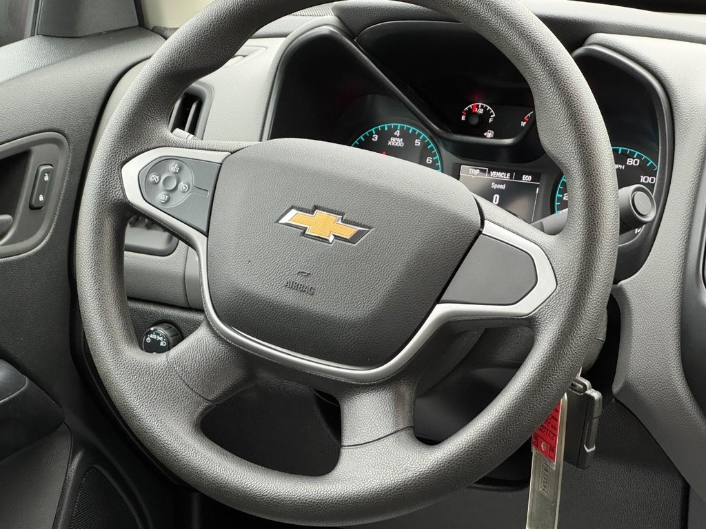 Chevrolet Colorado Vehicle Full-screen Gallery Image 12