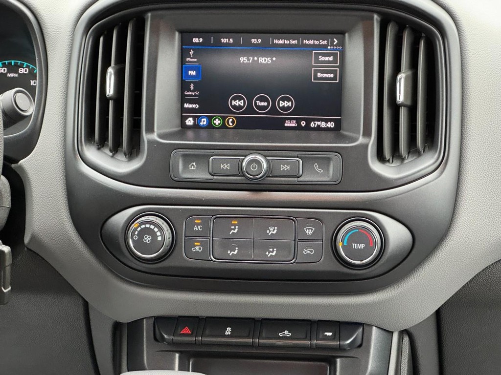Chevrolet Colorado Vehicle Full-screen Gallery Image 13