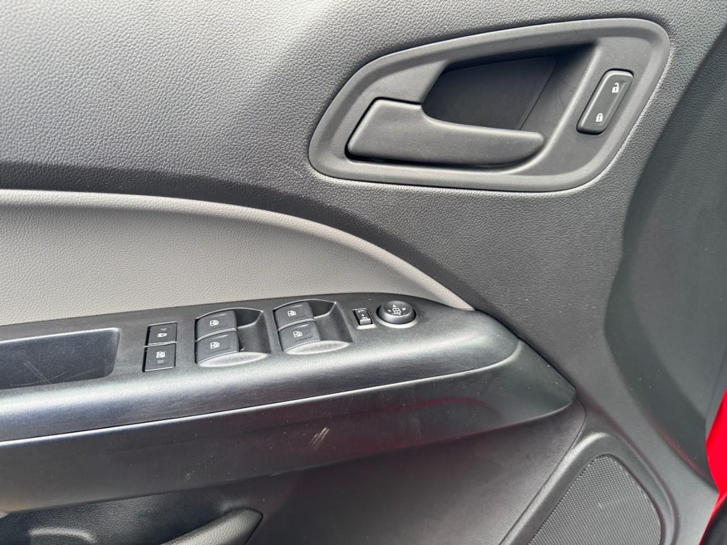 Chevrolet Colorado Vehicle Full-screen Gallery Image 17
