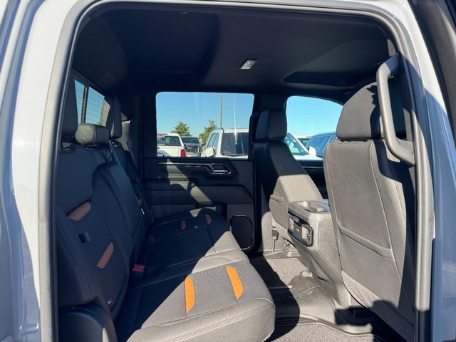 2025 GMC Sierra 3500HD AT4 - Photo 9