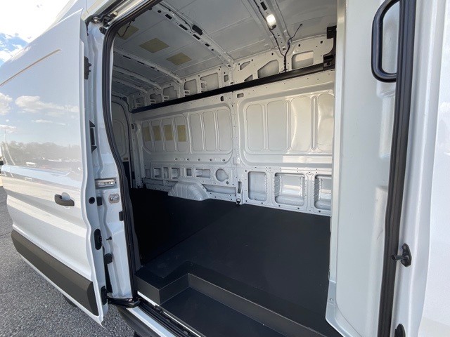 Ford E-Transit Cargo Van Vehicle Image 27