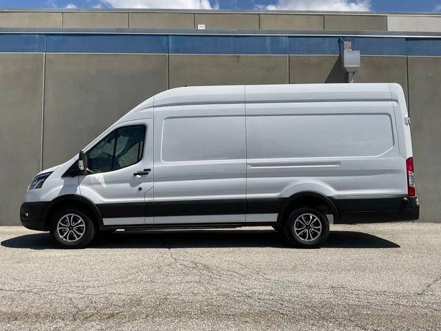 Ford E-Transit Cargo Van Vehicle Image 31