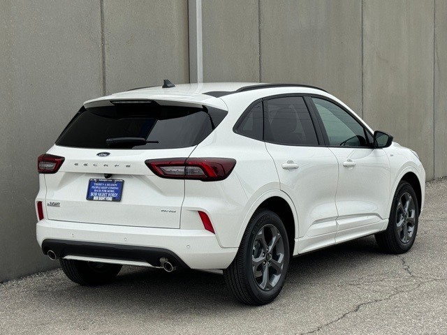 Ford Escape Vehicle Image 31
