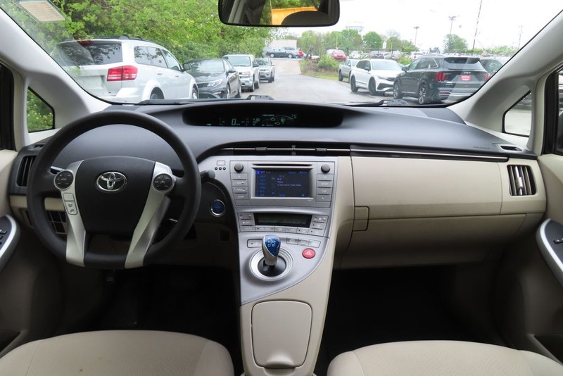 Toyota Prius Vehicle Image 26