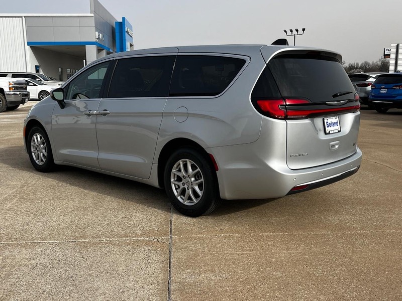 Chrysler Pacifica Vehicle Image 06