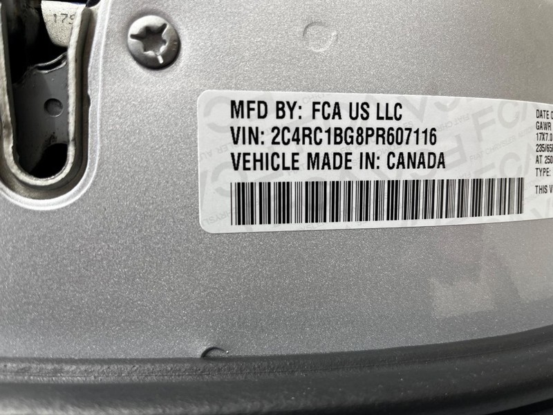 Chrysler Pacifica Vehicle Image 23