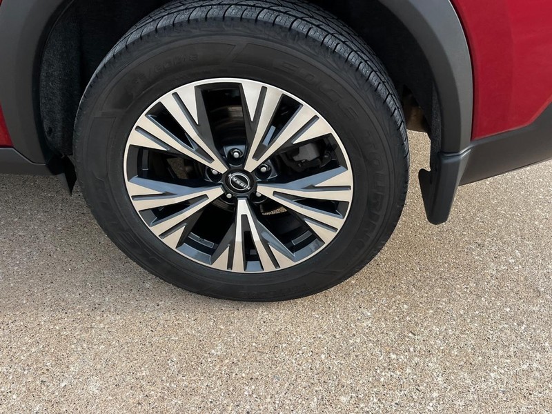 Nissan Rogue Vehicle Image 07