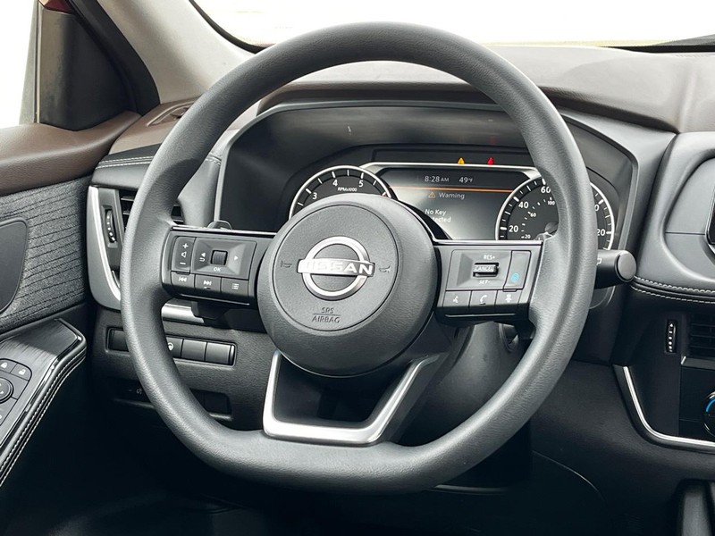 Nissan Rogue Vehicle Image 12