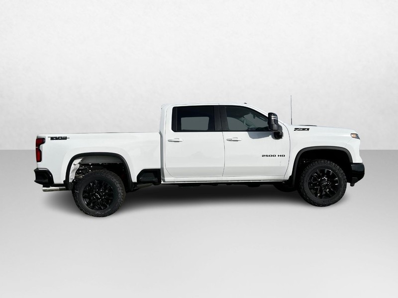 Chevrolet Silverado 2500HD Vehicle Image 02