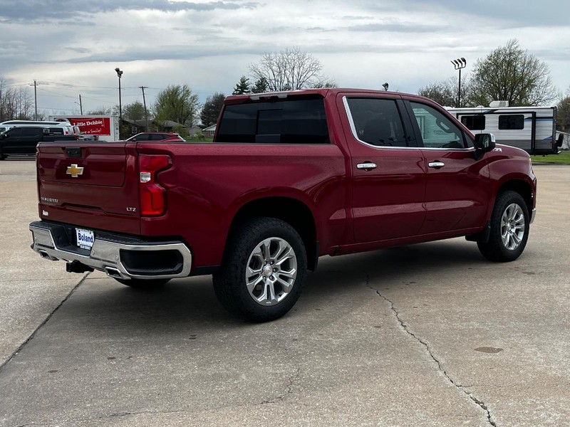 Chevrolet Silverado 1500 Vehicle Image 03